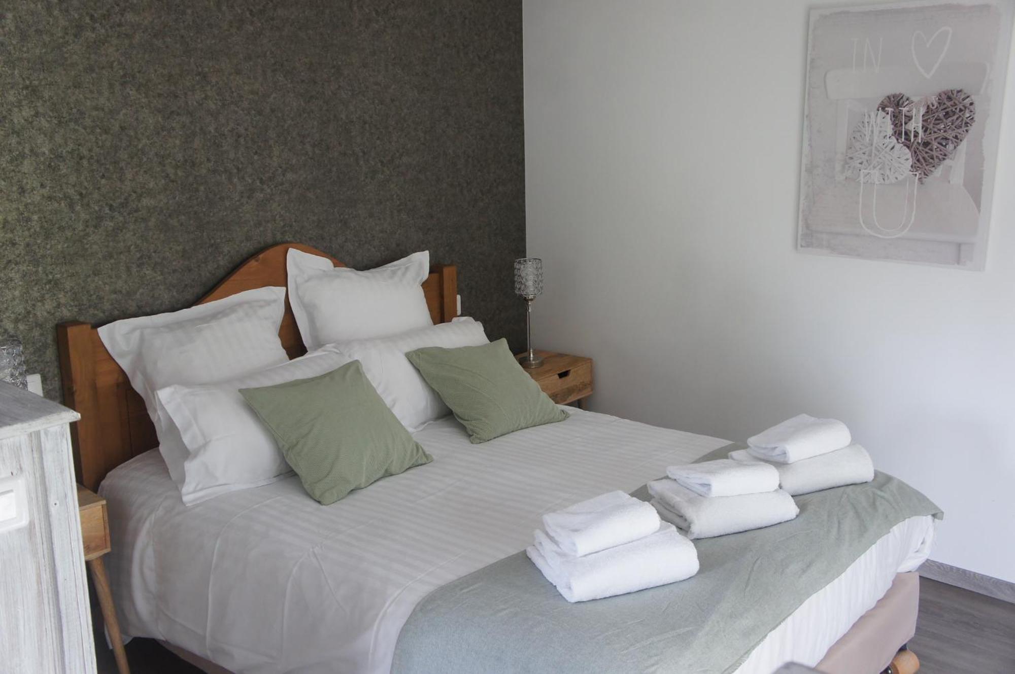 Logis Hotel Auberge De Cartassac Cressensac-Sarrazac ภายนอก รูปภาพ