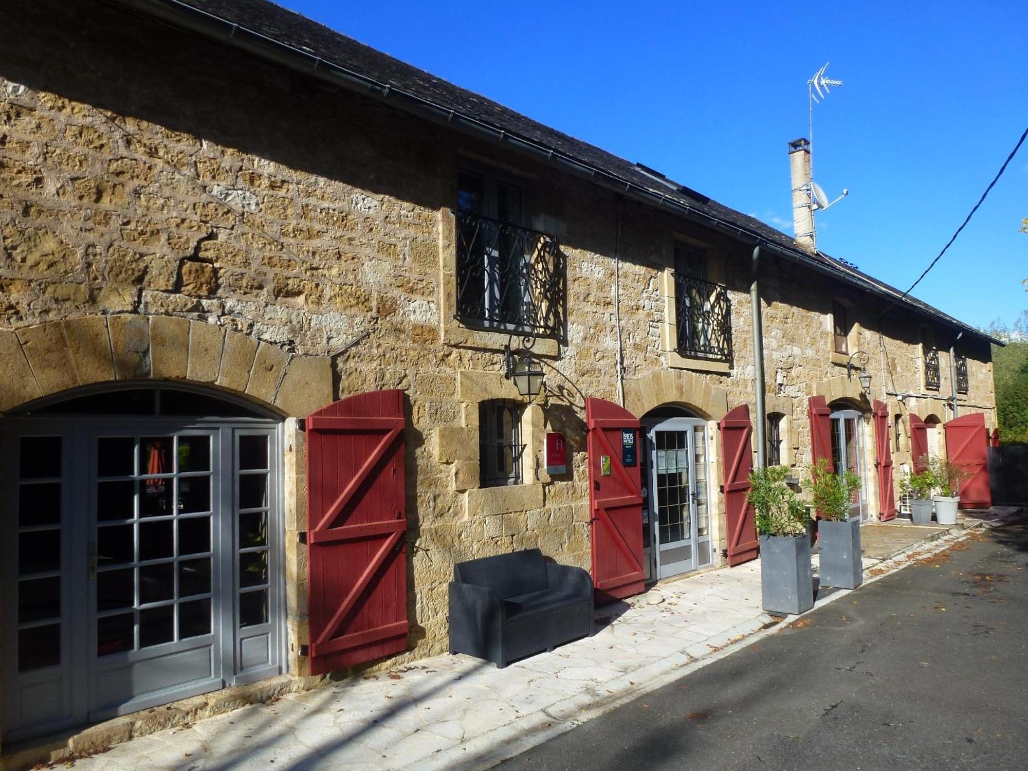 Logis Hotel Auberge De Cartassac Cressensac-Sarrazac ภายนอก รูปภาพ