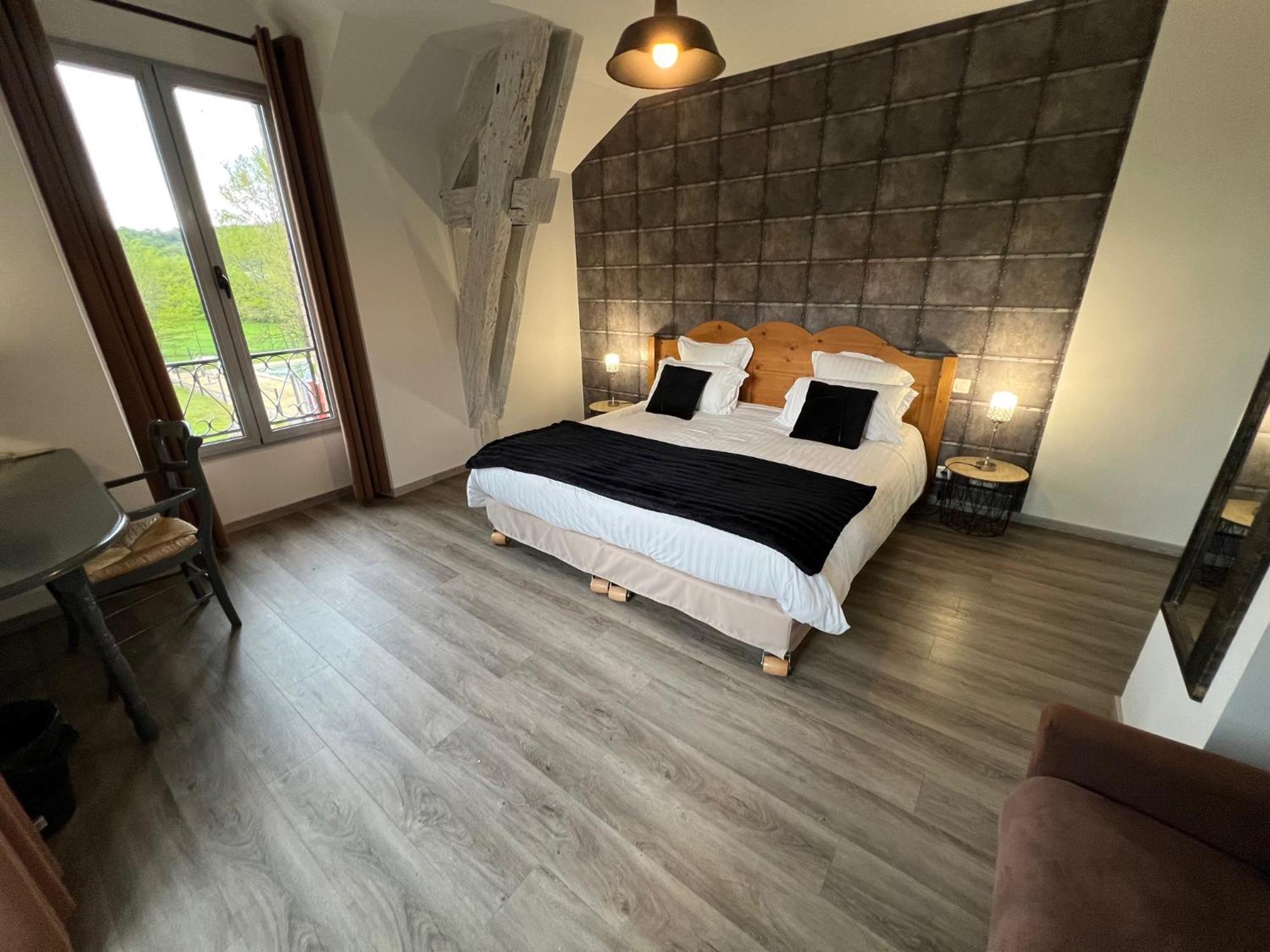 Logis Hotel Auberge De Cartassac Cressensac-Sarrazac ภายนอก รูปภาพ